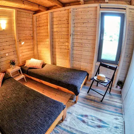 Zielone Kusin, Jednorodzinne בית נופש